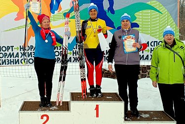 Снег создал идеальную трассу на берегу Урала